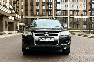 Внедорожник / Кроссовер Volkswagen Touareg 2010 в Киеве