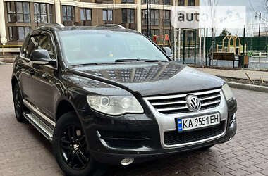 Позашляховик / Кросовер Volkswagen Touareg 2010 в Києві