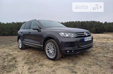 Внедорожник / Кроссовер Volkswagen Touareg 2011 в Днепре