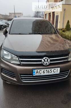 Внедорожник / Кроссовер Volkswagen Touareg 2011 в Киеве