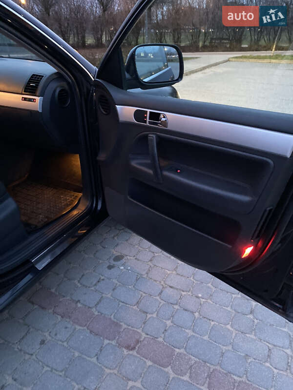 Внедорожник / Кроссовер Volkswagen Touareg 2005 в Самборе