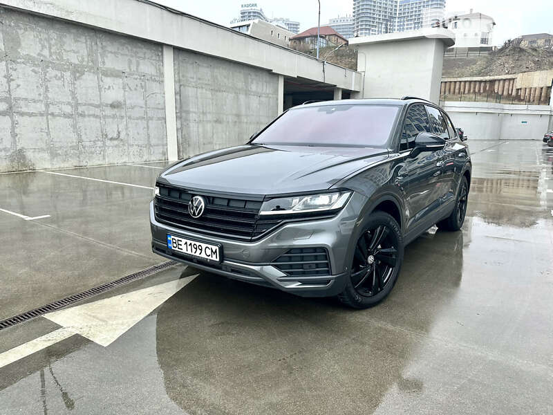 Внедорожник / Кроссовер Volkswagen Touareg 2022 в 