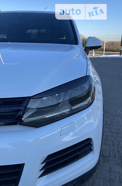 Позашляховик / Кросовер Volkswagen Touareg 2013 в Умані