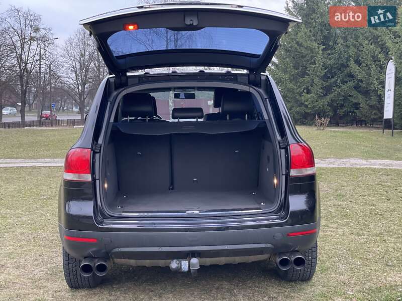 Внедорожник / Кроссовер Volkswagen Touareg 2004 в Луцке