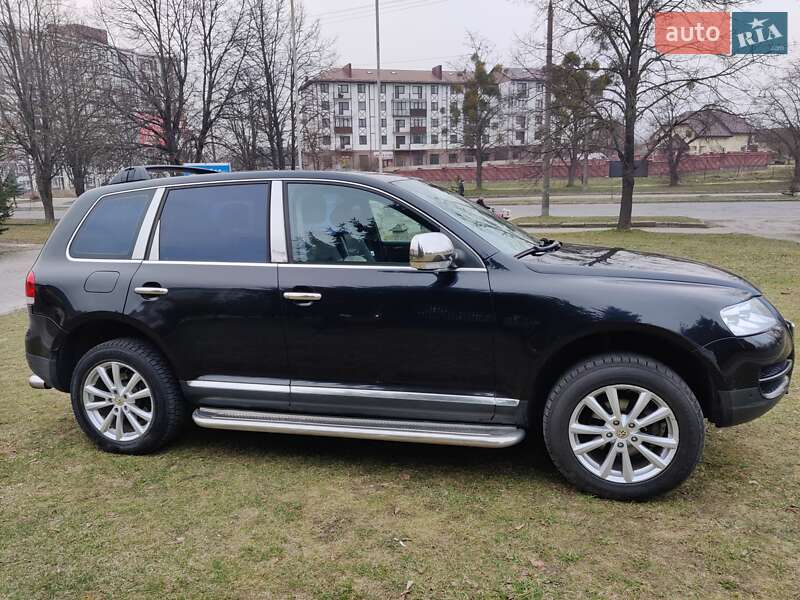 Внедорожник / Кроссовер Volkswagen Touareg 2004 в Луцке