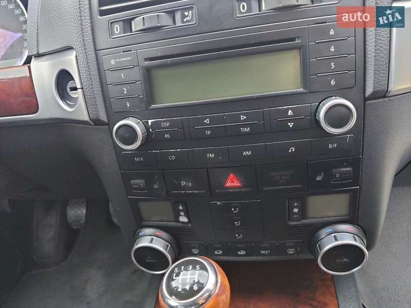 Внедорожник / Кроссовер Volkswagen Touareg 2004 в Луцке