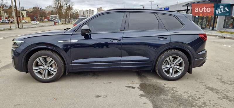 Позашляховик / Кросовер Volkswagen Touareg 2021 в Києві