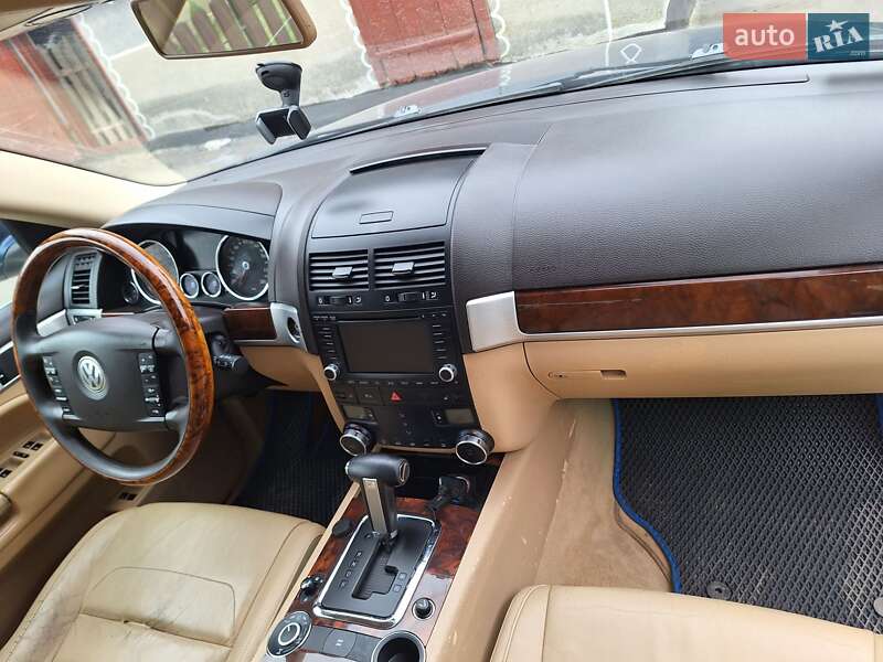 Внедорожник / Кроссовер Volkswagen Touareg 2007 в 