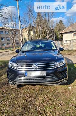 Внедорожник / Кроссовер Volkswagen Touareg 2015 в Кривом Роге