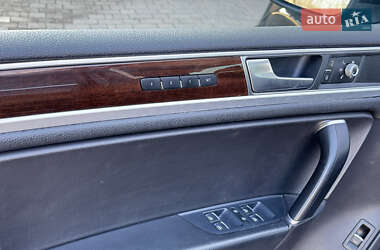 Внедорожник / Кроссовер Volkswagen Touareg 2015 в 