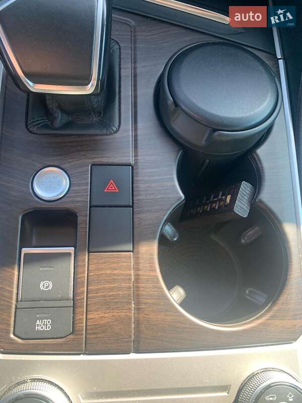 Позашляховик / Кросовер Volkswagen Touareg 2019 в Одесі