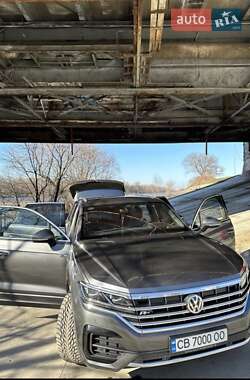 Позашляховик / Кросовер Volkswagen Touareg 2019 в 