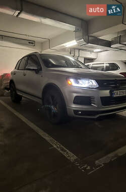 Внедорожник / Кроссовер Volkswagen Touareg 2014 в Киеве