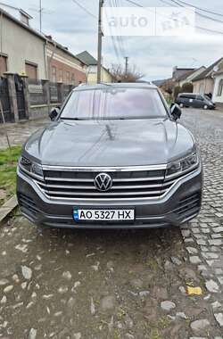 Позашляховик / Кросовер Volkswagen Touareg 2023 в Мукачевому