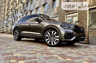 Внедорожник / Кроссовер Volkswagen Touareg 2018 в Одессе