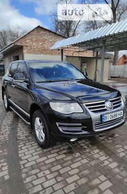 Позашляховик / Кросовер Volkswagen Touareg 2008 в Глобиному