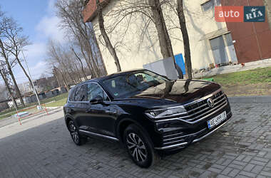 Позашляховик / Кросовер Volkswagen Touareg 2018 в Дніпрі