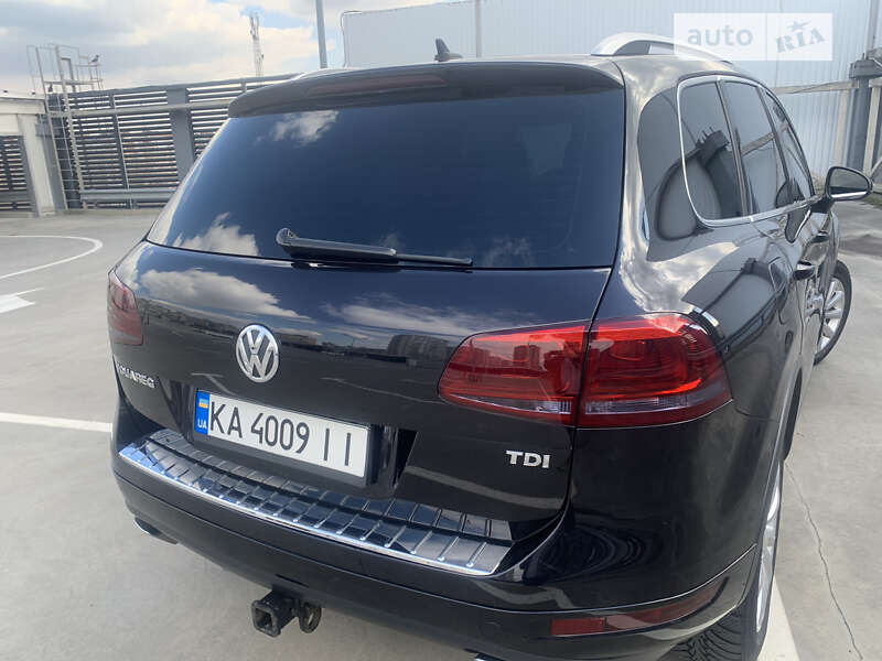 Внедорожник / Кроссовер Volkswagen Touareg 2010 в Киеве