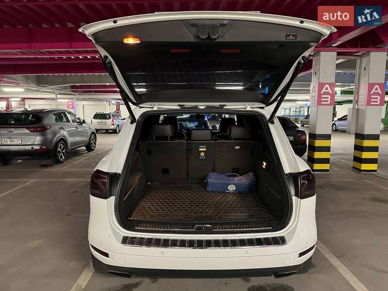 Позашляховик / Кросовер Volkswagen Touareg 2013 в Києві фото 11 Позашляховик / Кросовер Volkswagen Touareg 2013 в Києві