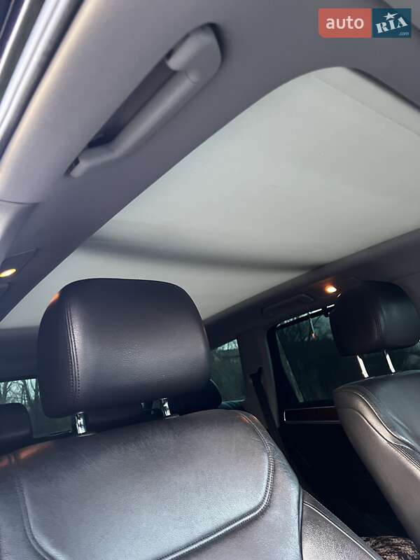 Позашляховик / Кросовер Volkswagen Touareg 2011 в Городенці