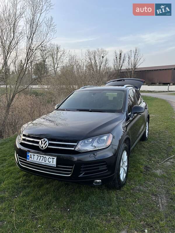 Позашляховик / Кросовер Volkswagen Touareg 2011 в Городенці