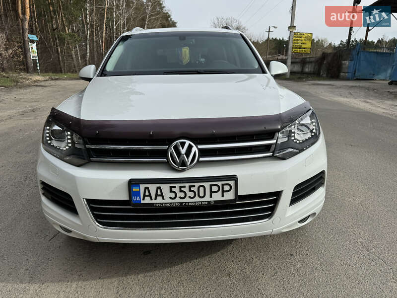 Позашляховик / Кросовер Volkswagen Touareg 2013 в Києві
