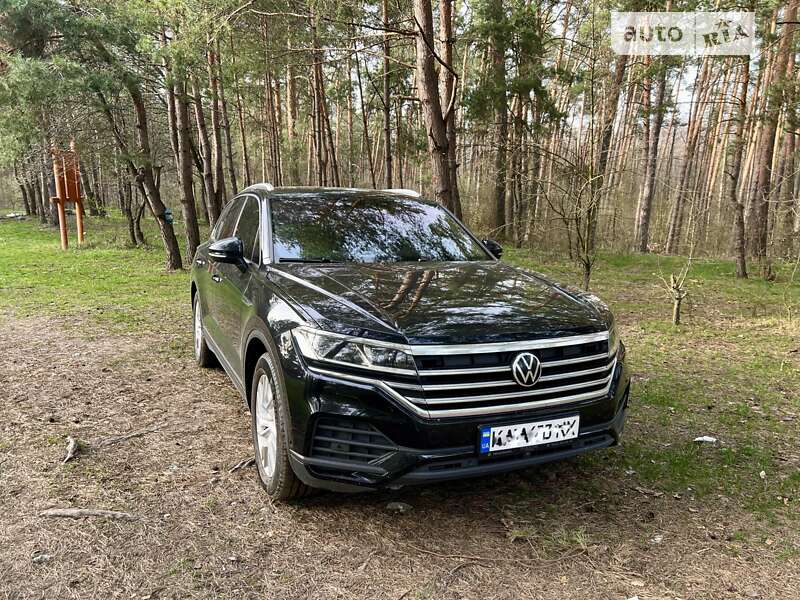 Позашляховик / Кросовер Volkswagen Touareg 2020 в Житомирі