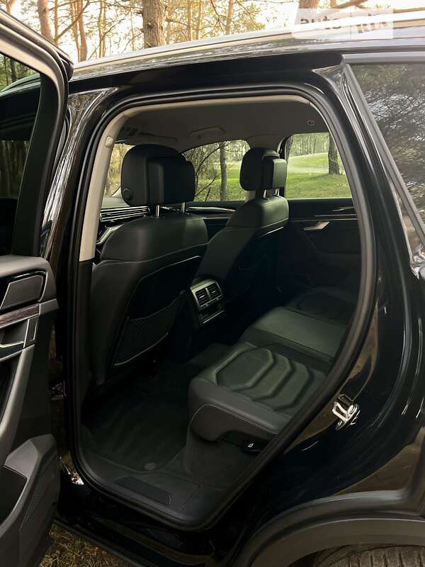 Позашляховик / Кросовер Volkswagen Touareg 2020 в Житомирі