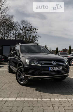 Внедорожник / Кроссовер Volkswagen Touareg 2014 в Львове