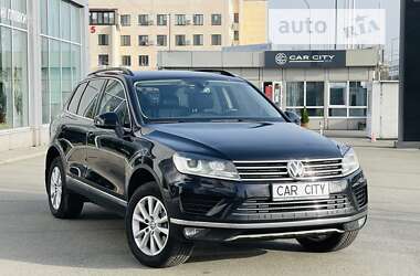 Внедорожник / Кроссовер Volkswagen Touareg 2016 в Киеве