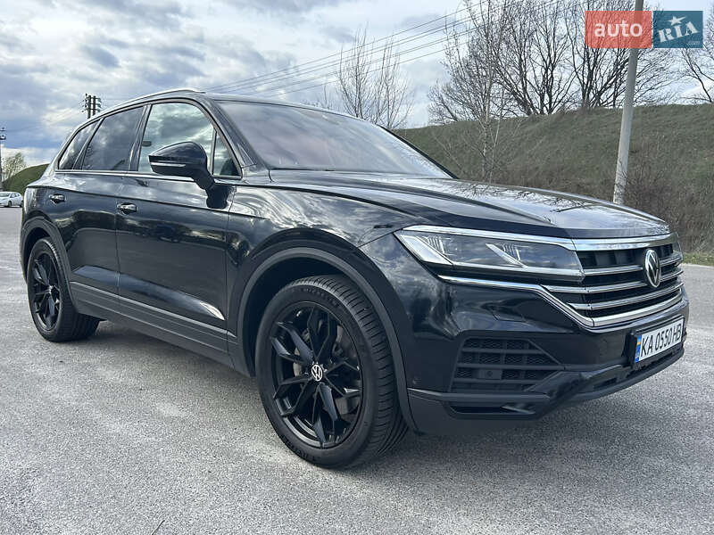 Внедорожник / Кроссовер Volkswagen Touareg 2020 в Киеве