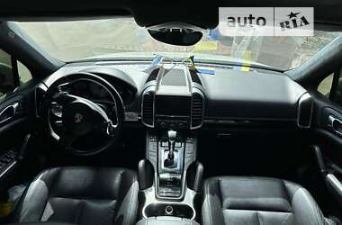 Внедорожник / Кроссовер Volkswagen Touareg 2012 в Миргороде