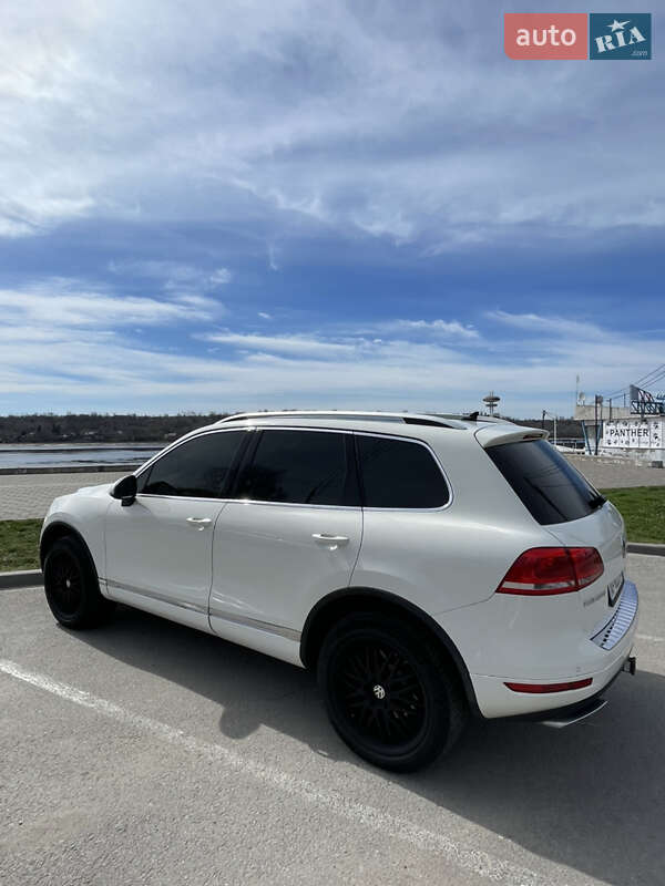 Внедорожник / Кроссовер Volkswagen Touareg 2011 в Одессе