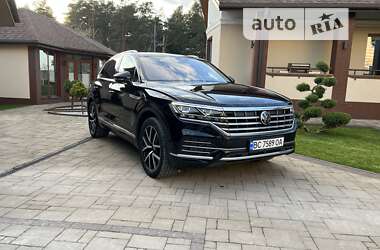 Позашляховик / Кросовер Volkswagen Touareg 2020 в Львові