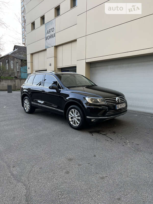 Позашляховик / Кросовер Volkswagen Touareg 2016 в Дніпрі