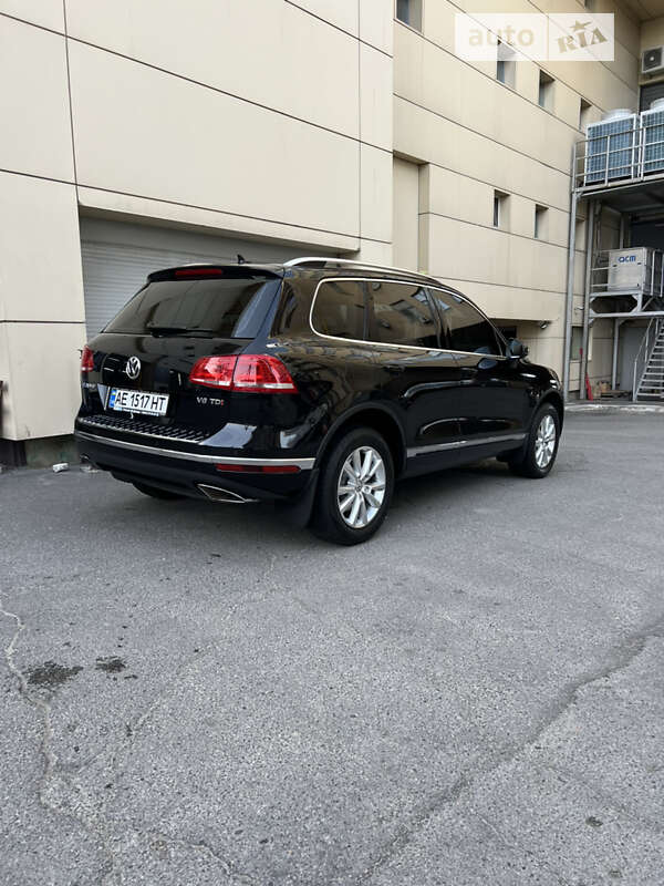 Позашляховик / Кросовер Volkswagen Touareg 2016 в Дніпрі