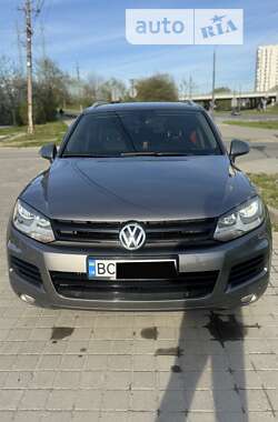 Позашляховик / Кросовер Volkswagen Touareg 2011 в Львові