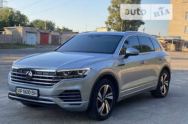 Позашляховик / Кросовер Volkswagen Touareg 2021 в Запоріжжі