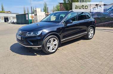 Внедорожник / Кроссовер Volkswagen Touareg 2015 в Кривом Роге