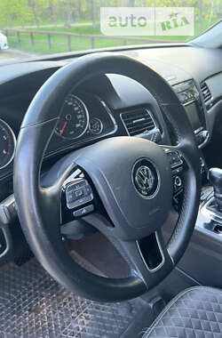 Позашляховик / Кросовер Volkswagen Touareg 2012 в Сумах