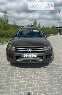 Внедорожник / Кроссовер Volkswagen Touareg 2011 в Львове