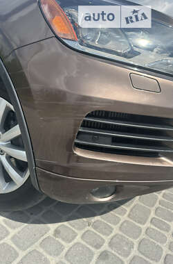 Внедорожник / Кроссовер Volkswagen Touareg 2011 в Львове