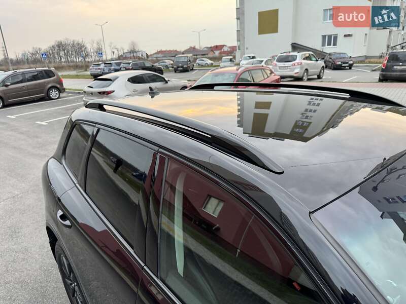 Внедорожник / Кроссовер Volkswagen Touareg 2013 в Хмельницком