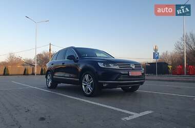 Внедорожник / Кроссовер Volkswagen Touareg 2015 в Одессе