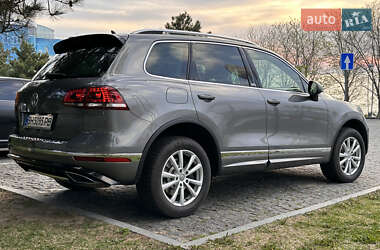 Внедорожник / Кроссовер Volkswagen Touareg 2017 в Одессе