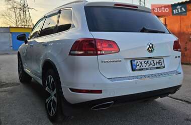 Внедорожник / Кроссовер Volkswagen Touareg 2013 в 