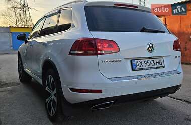 Внедорожник / Кроссовер Volkswagen Touareg 2013 в Харькове