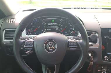 Внедорожник / Кроссовер Volkswagen Touareg 2013 в Звягеле
