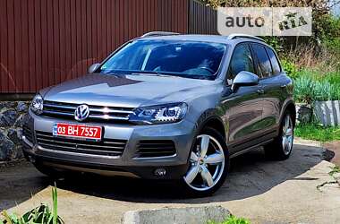 Внедорожник / Кроссовер Volkswagen Touareg 2012 в Полтаве