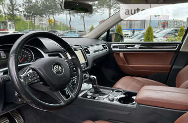 Внедорожник / Кроссовер Volkswagen Touareg 2015 в Львове